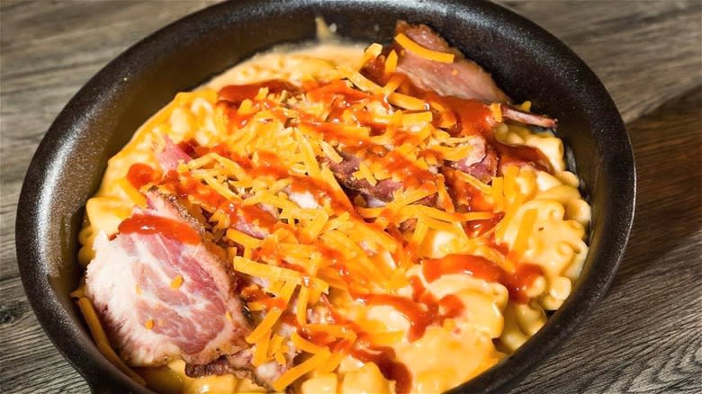 macaroni barbecue in skillet