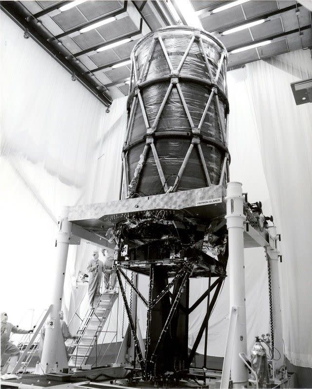 1985: Construction Wraps on Hubble Space Telescope