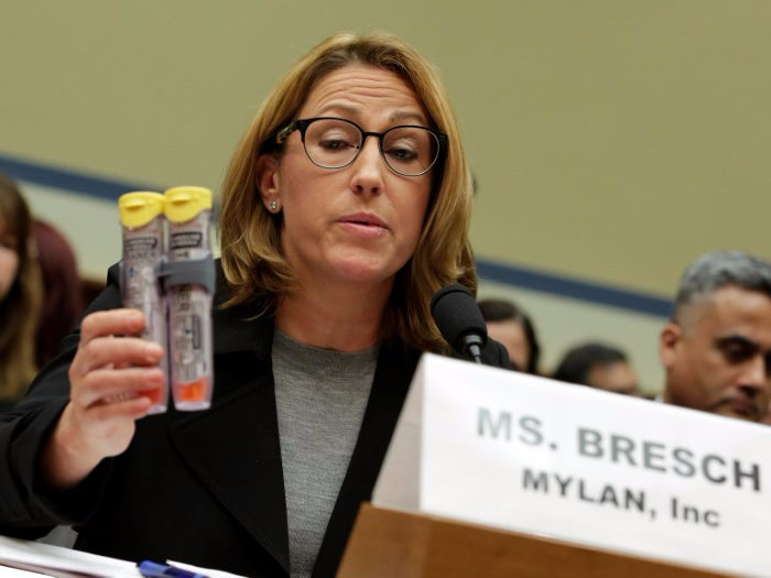 Mylan NL CEO Heather Bresch holds EpiPens during a House Oversight and Government Reform Committee hearing on the Rising Price of EpiPens at the Capitol in Washington, U.S., September 21, 2016. REUTERS/Yuri Gripas 