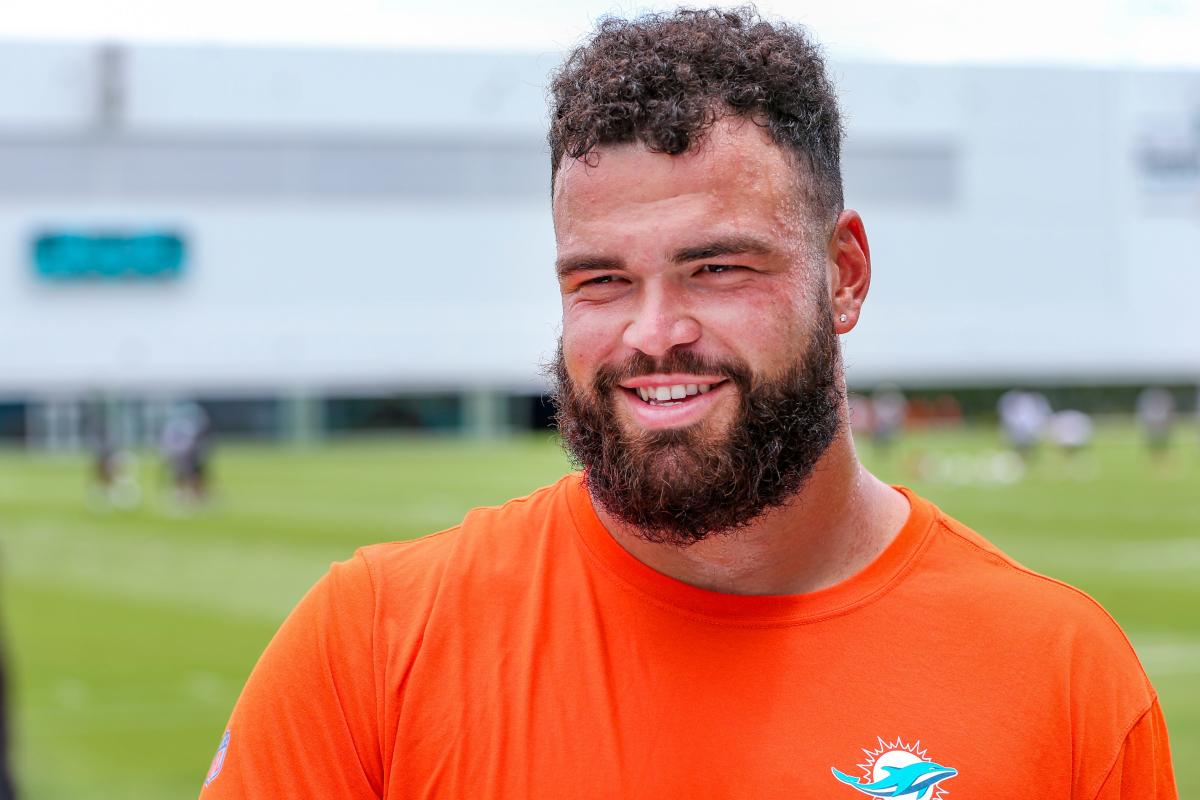 Dolphins Connor Williams Finds A Home At Center But Will It Result In A Big Payday 