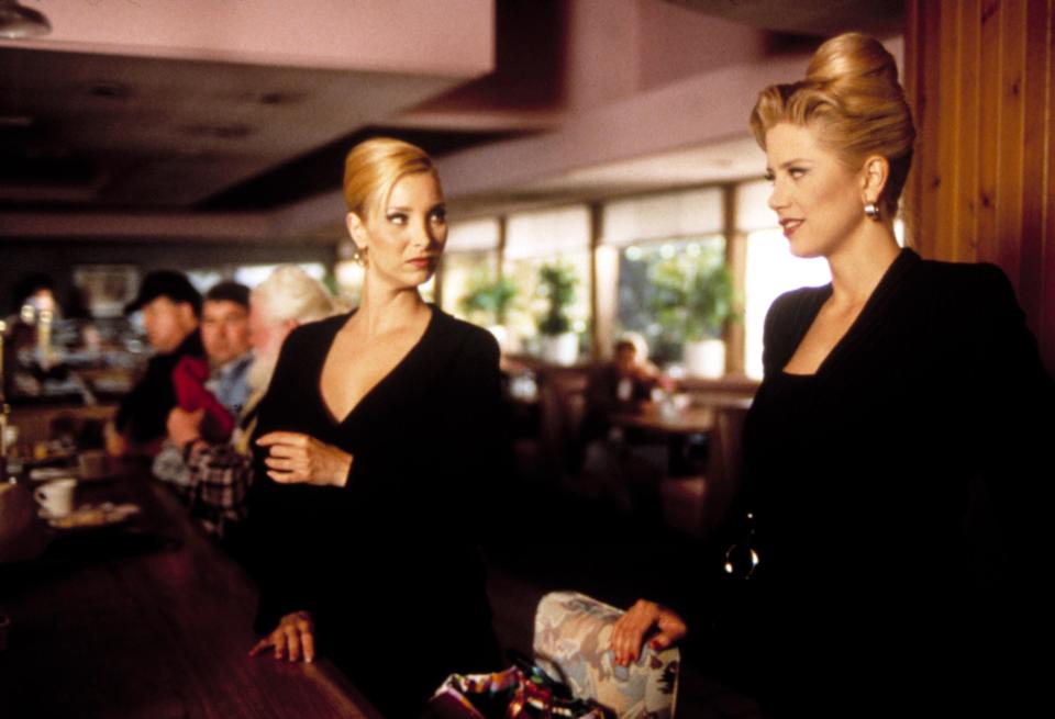 <h1 class="title">ROMY AND MICHELE'S HIGH SCHOOL REUNION, Lisa Kudrow, Mira Sorvino, 1997.</h1><cite class="credit">©Buena Vista Pictures/Courtesy Everett Collection</cite>