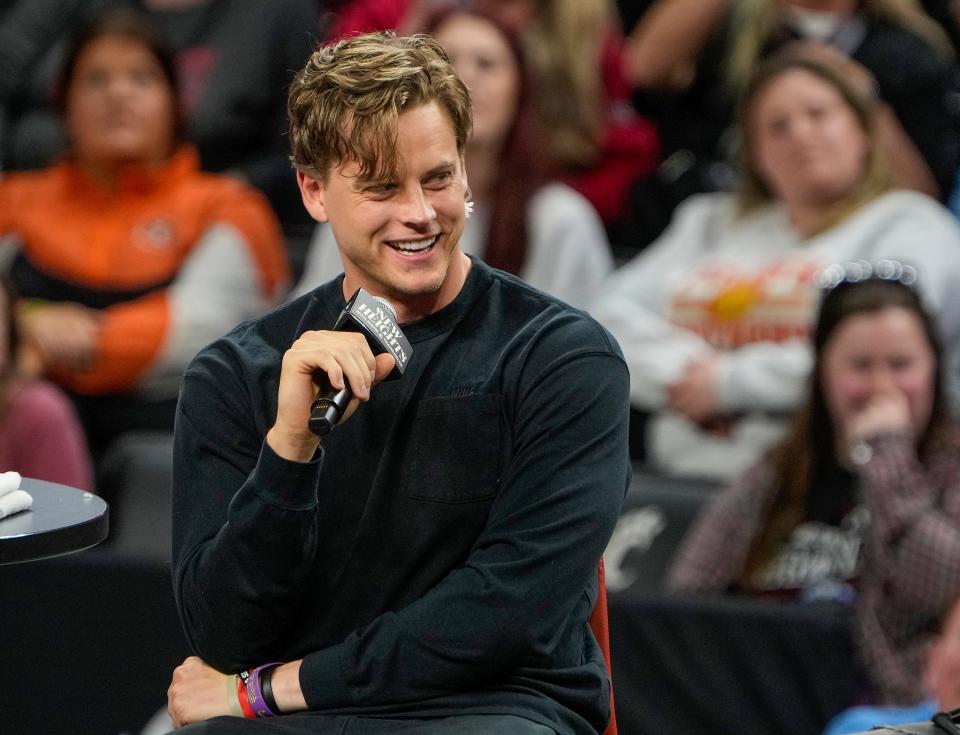 Joe Burrow received a huge ovation at the live "New Heights" podcast on Thursday.