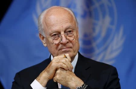 UN Envoy for Syria Staffan de Mistura addresses the media in Vienna, Austria, November 14, 2015. REUTERS/Leonhard Foeger/Files