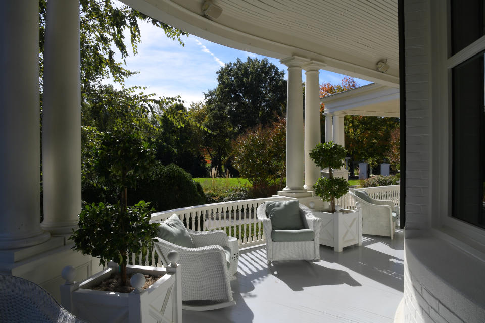 The wraparound porch at the residence in 2016. (Photo: The Washington Post via Getty Images)