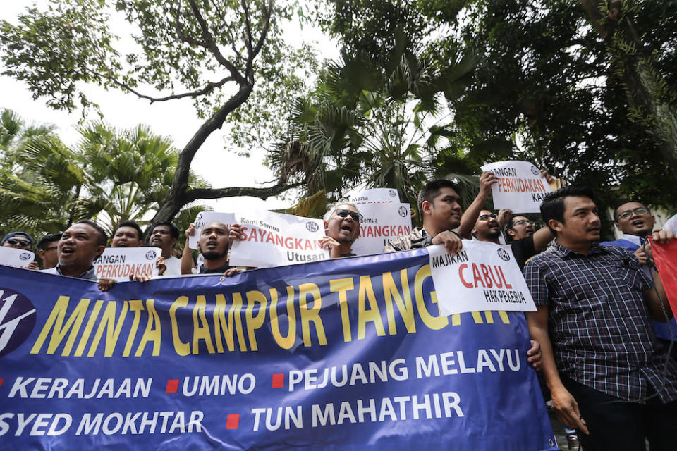 Utusan Malaysia workers protest over unpaid salaries in front of Utusan headquarters in Kuala Lumpur August 19, 2019. — Picture by Ahmad Zamzahuri