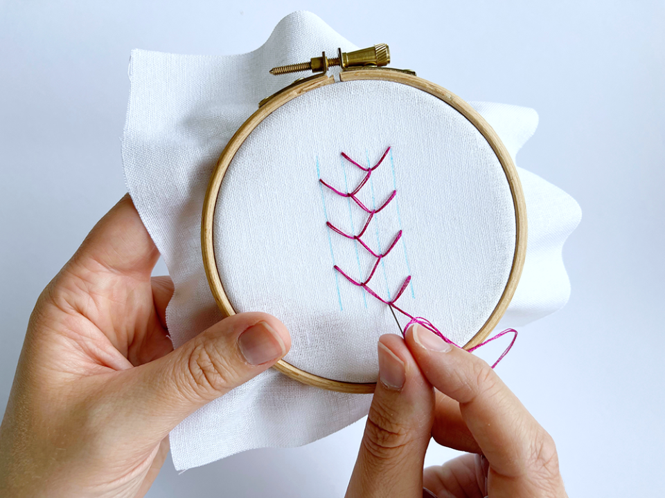 embroidery stitches feather stitch