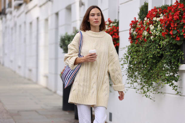 Great Outfits in Fashion History: Alexa Chung's Cozy Cable-Knit Sweater -  Yahoo Sports