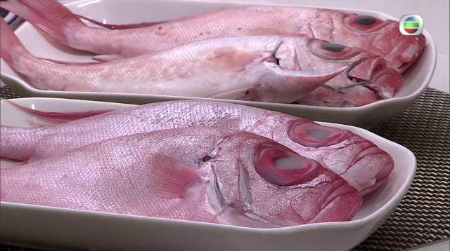 大眼雞｜煲粉紅魚湯揭大眼雞含人工色素專家稱可致敏易加劇哮喘