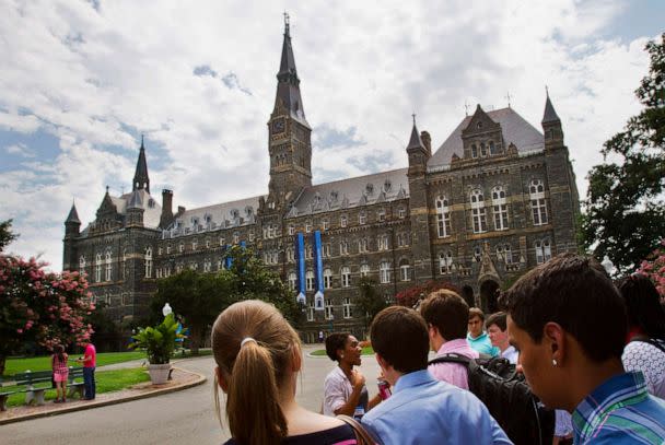 PHOTO: Prospective students tour Georgetown University's campus in Washington, July 10, 2013. (Jacquelyn Martin/AP, FILE)