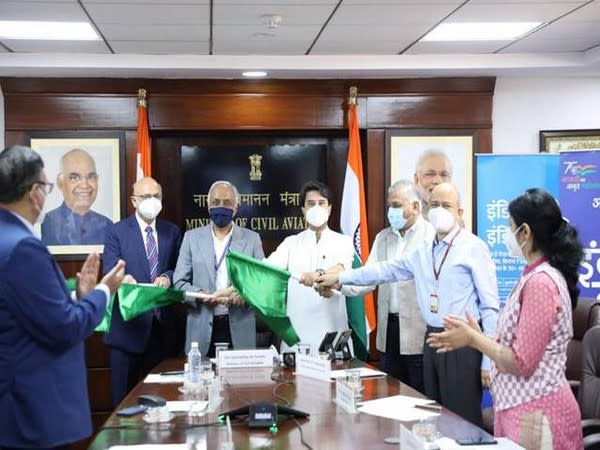 Civil Aviation Minister Jyotiraditya Scindia inaugurates first direct flight between Gwalior and Indore. (Pic Credit: PIB)