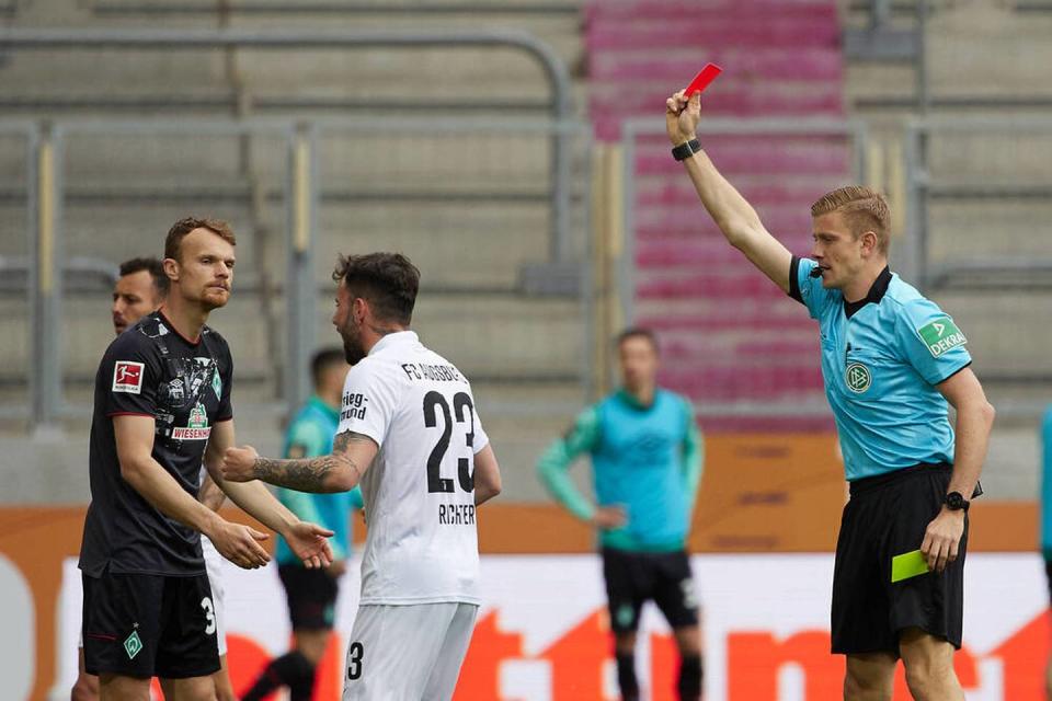 "Dümmste Gelbe Karte der Saison" - Kohfeldt zählt Spieler an