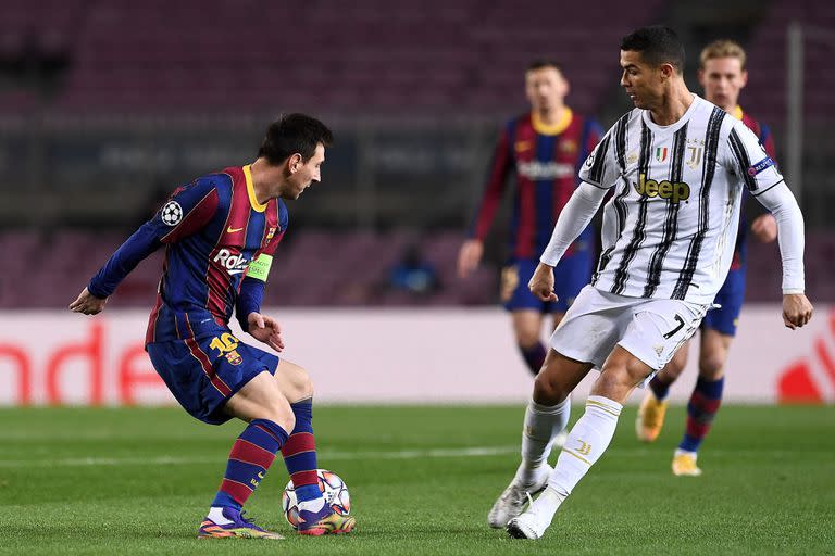 Lionel Messi y Cristiano Ronaldo en el último partido entre ambos, disputado en España en 2020