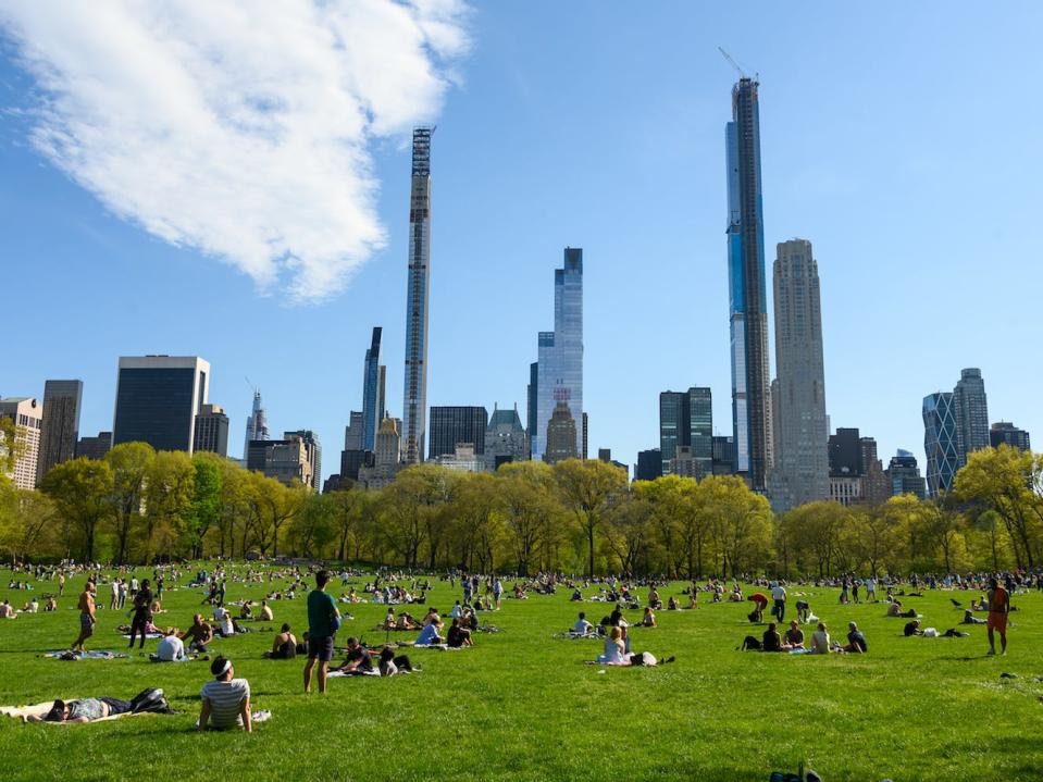new york city parks busy weekend coronavirus