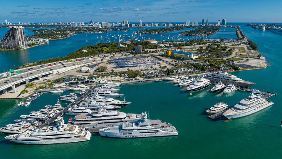 Yacht Haven Grande Miami Island Gardens