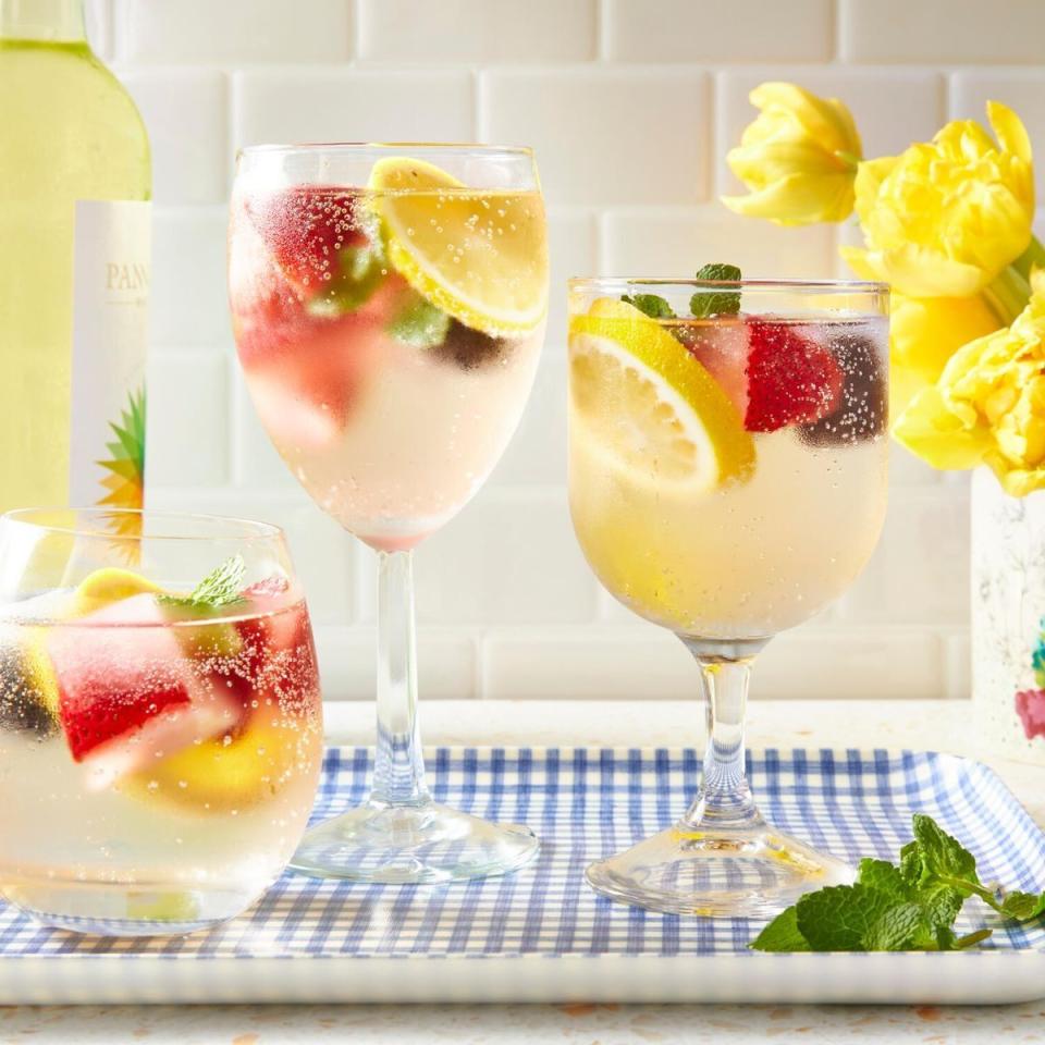 mothers day brunch white wine spritzer