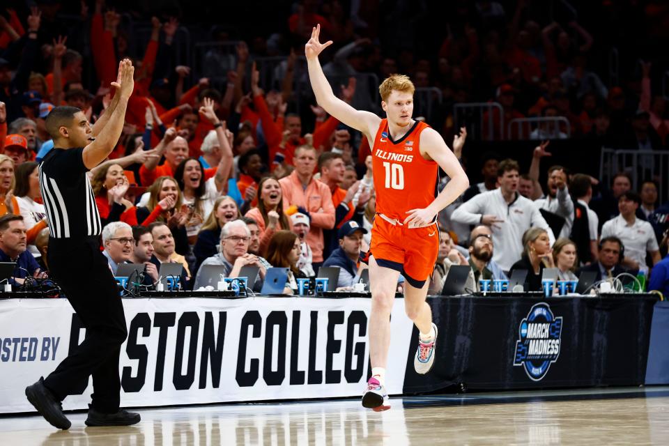 Will Illinois basketball upset UConn in the NCAA Tournament? March Madness picks, predictions and odds weigh in on Saturday's Elite Eight game.