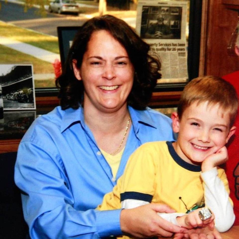 Timmothy Pitzen and his mom | Timmothy James Pitzen - Little Boy Lost/Facebook