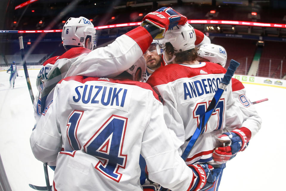 VANCOUVER, BC - JANUARY 21: The Montreal Canadiens celebrate a goal by Montreal Canadiens Right Wing Josh Anderson (17) against the Vancouver Canucks during their NHL game at Rogers Arena on January 21, 2021 in Vancouver, British Columbia, Canada. (Photo by Devin Manky/Icon Sportswire via Getty Images)