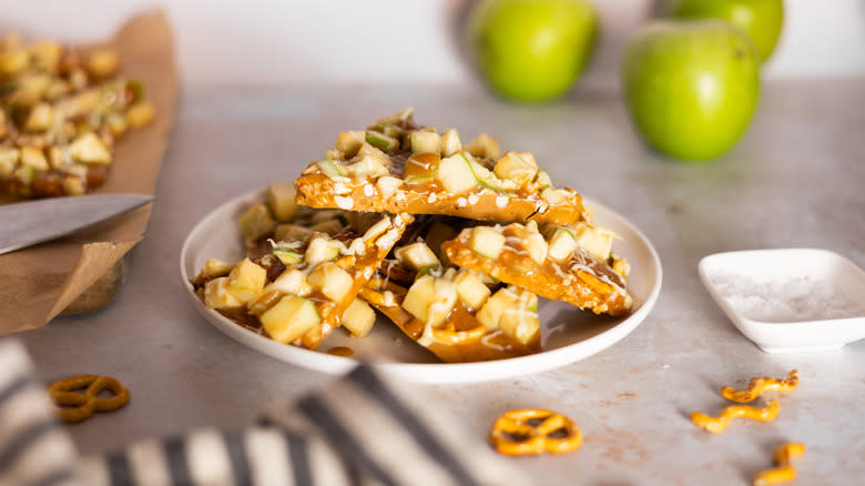 salted caramel and toasted white chocolate apple bark 