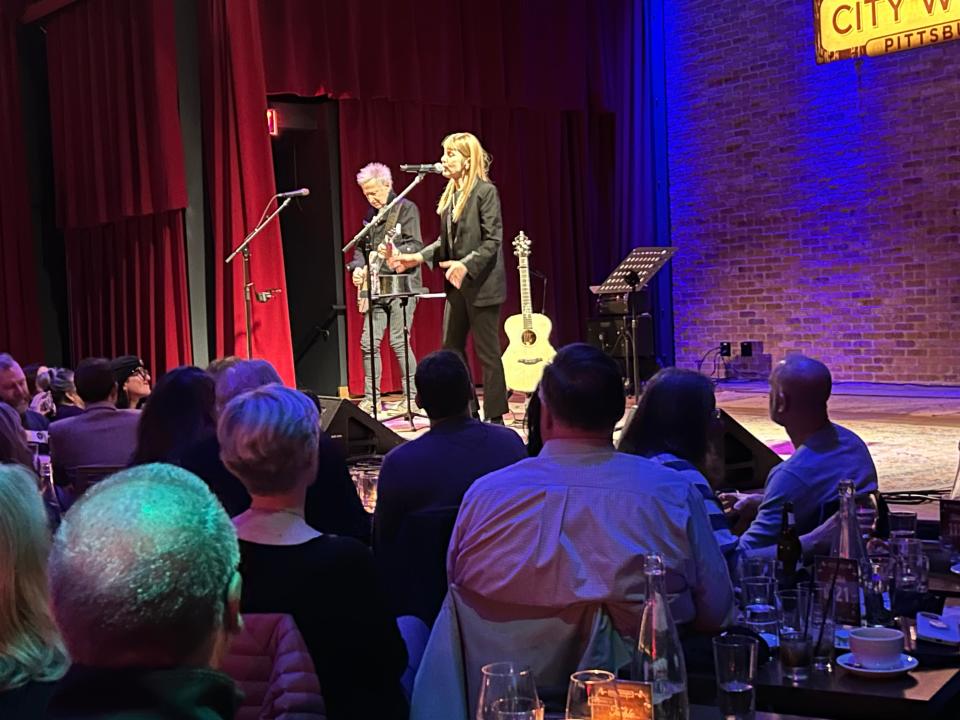 Suzanne Vega delighted a sold-out City Winery Pittsburgh last weekend.