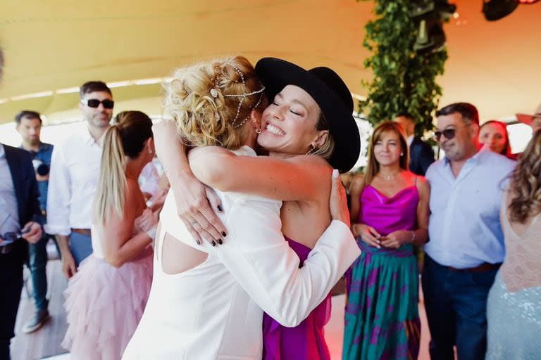 Nicole y Geraldine Neumann, amor de hermanas en el casamiento