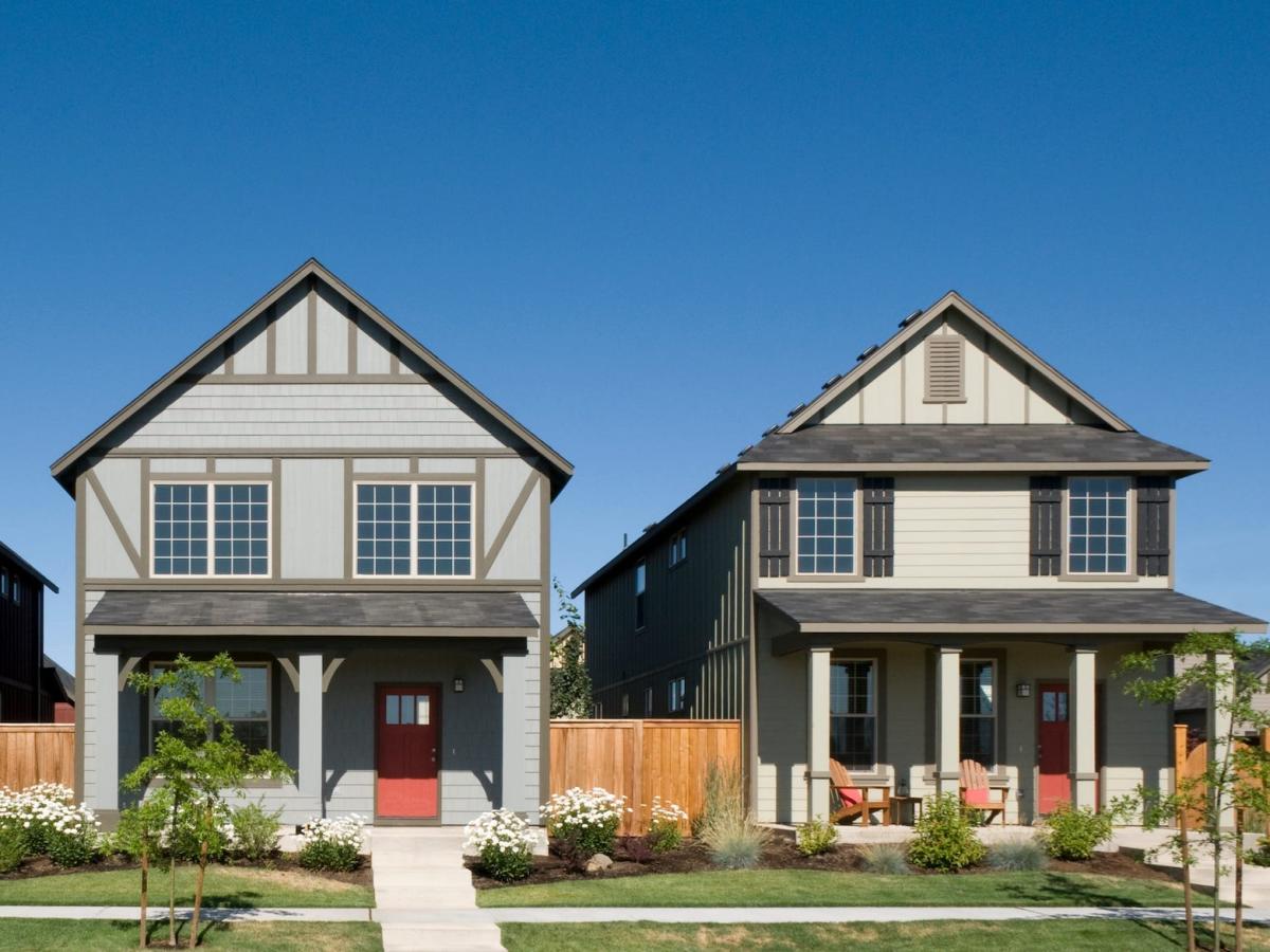 Devriez-vous attendre une meilleure offre pour une maison ou vous lancer maintenant ?  Voici ce que disent les économistes du marché immobilier.