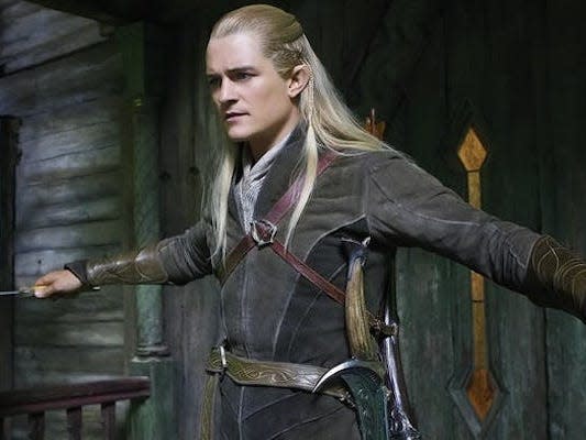 Orlando Bloom as Legolas Greenleaf Knives in The Hobbit