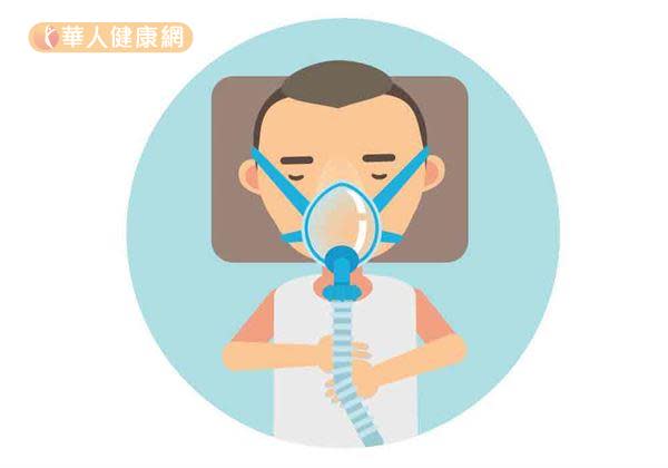 至於睡眠呼吸中止症治療方法則包括，配戴正壓呼吸器、口內矯正器等，但由於正壓呼吸器相對笨重，不是每個人都戴的住。