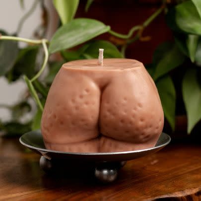 Ctoan Co., a business that makes body positive candles