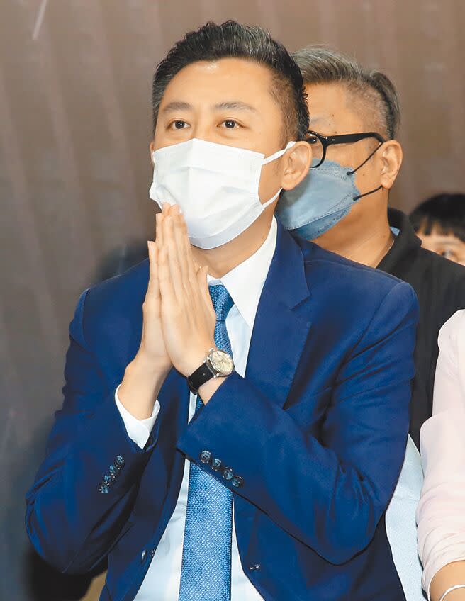 民進黨桃園市長參選人林智堅遭台大撤銷碩士學位，但蔡英文總統仍要求民進黨全黨支持林智堅捍衛自己的清白。（趙雙傑攝）