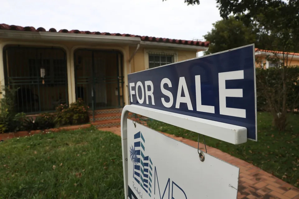 High mortgage rates and home prices have kept many potential buyers on the sidelines. (Photo by Joe Raedle/Getty Images)