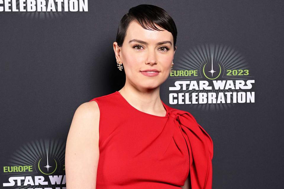 <p>Jeff Spicer/Getty </p> Daisy Ridley  at 