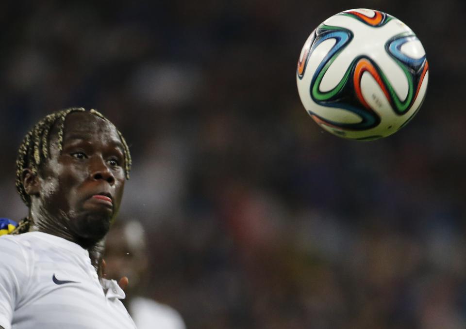 France's Bacary Sagna runs for the ball during their 2014 World Cup Group E soccer match against Ecuador at the Maracana stadium in Rio de Janeiro June 25, 2014. REUTERS/Sergio Moraes (BRAZIL - Tags: SOCCER SPORT WORLD CUP)