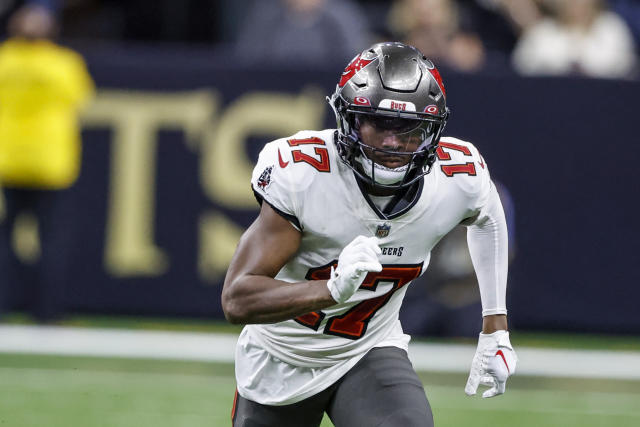 Bucs Should Keep WR Gage For Year 2