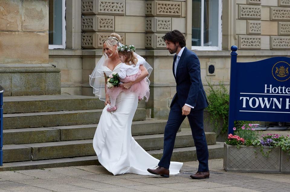 tracy metcalfe's wedding day in emmerdale