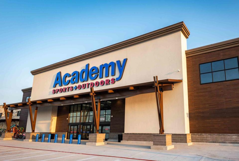 <p>Academy Sports + Outdoors</p>