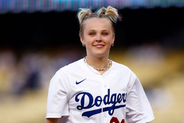 Jojo Siwa Clarifies How She Feels About The Word ‘lesbian ‘it Is Not A Bad Word