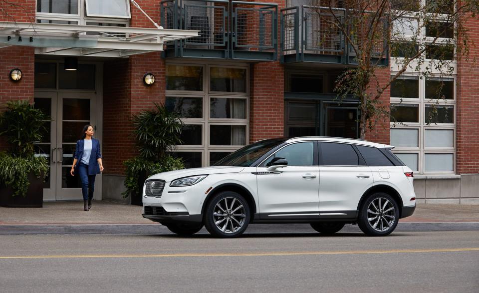 View Photos of the All-New 2020 Lincoln Corsair