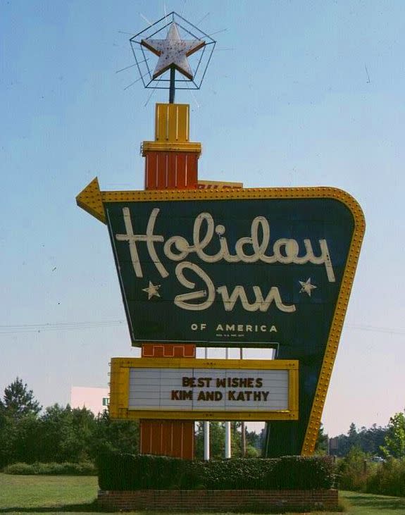 The "Great Sign" was a familiar sight on U.S. highways in the 1950s, 1960s, and 1970s.