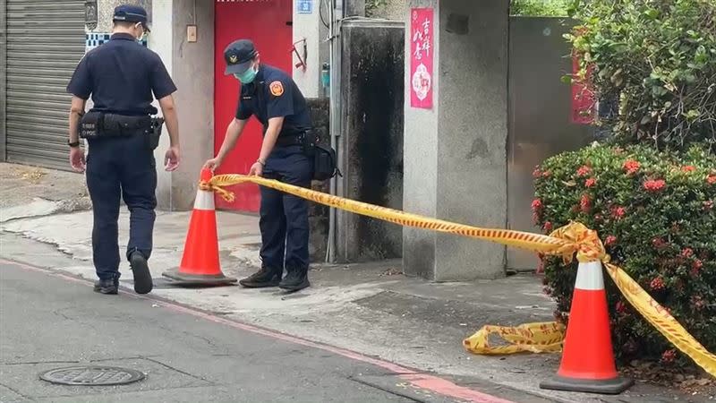  黃男將曾女拉上車，並載往屏東的一處空屋將她殺害後棄屍。（圖／翻攝畫面）