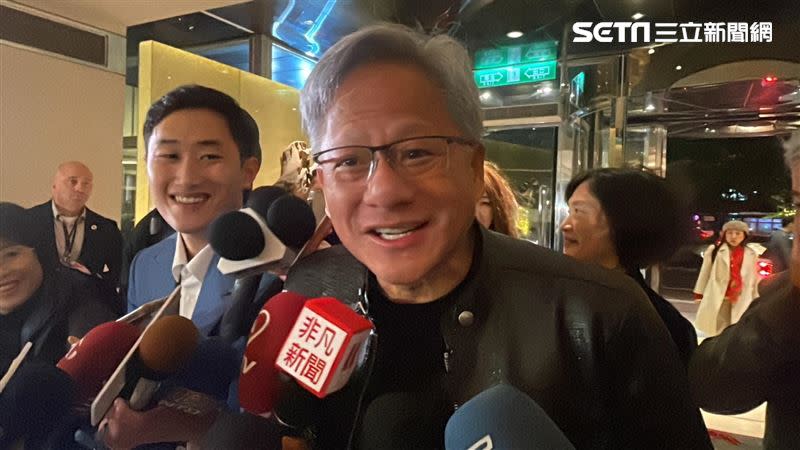 輝達（NVIDIA）創辦人黃仁勳25日參加台灣分公司尾牙。（圖／記者王翊綺攝影）