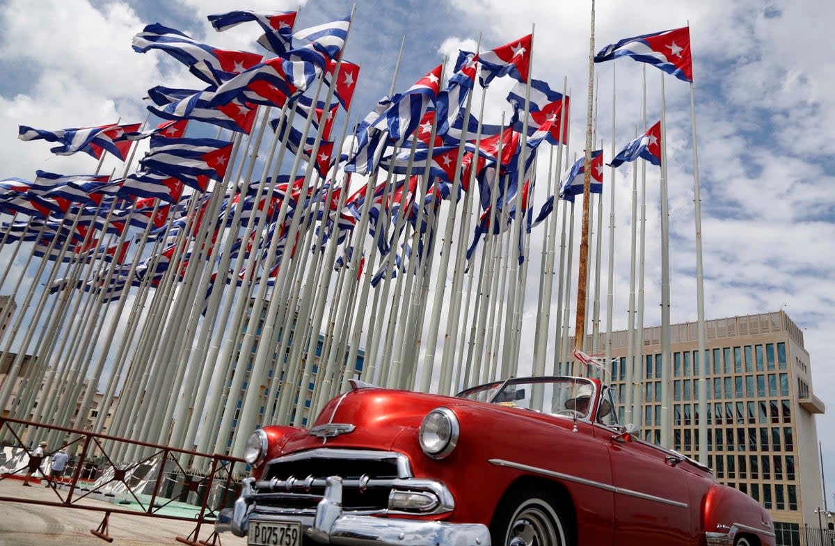 CAR-GEN CUBA-EEUU EMBAJADA (AP)