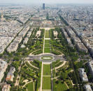 <b>Campos de Marte, París</b><br><br> Tamaño: 25 hectáreas<br> Proporción de Eurovegas: 30 veces su tamaño