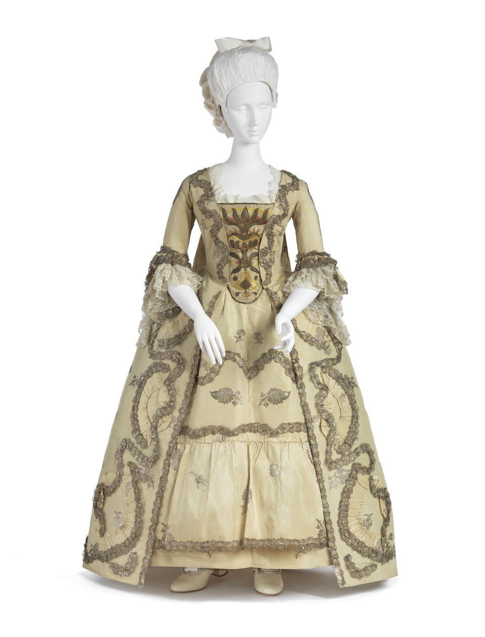 Woman’s dress and petticoat (“robe à la française”), England, circa 1770, silk plain weave (“faille”) with metallic thread supplementary-weft patterning and metallic thread bobbin lace, Los Angeles County Museum of Art, Costume Council Fund. - Credit: photo © Museum Associates/ LAC