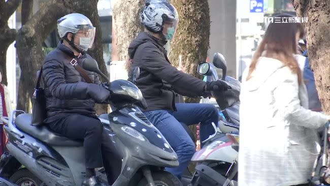 今日上午氣溫回升，下午大陸冷氣團報到氣溫遽降，北台灣越晚越濕冷。（示意圖／資料照）