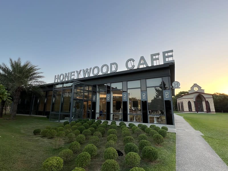 桃園平鎮｜HoneyWood Cafe