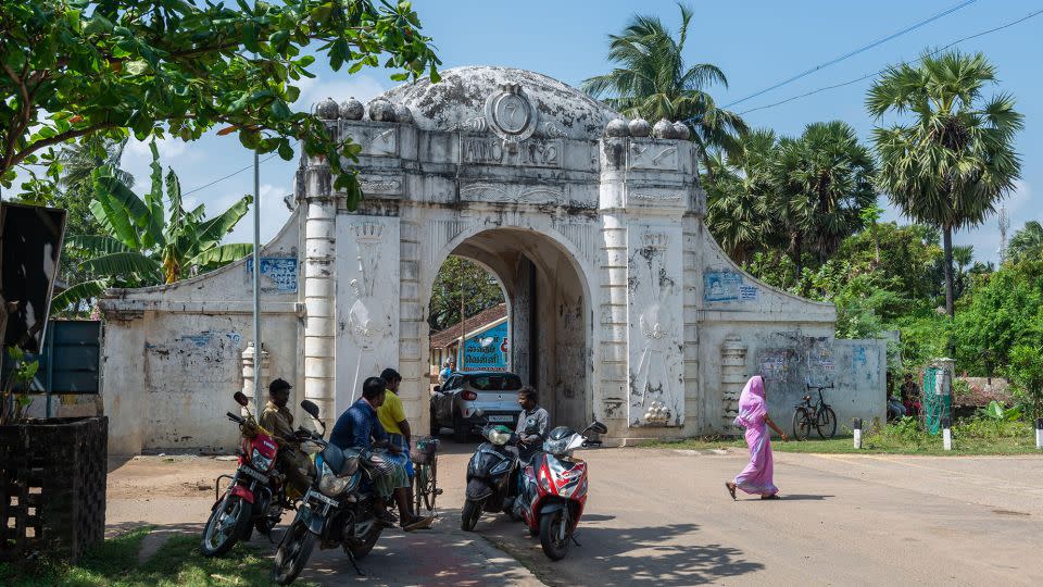 Today, historic Land’s Gate is the first thing one sees when entering Tharangambadi. - Melting Spot/Alamy Stock Photo