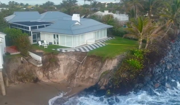 The property at the home of Kid Rock has sustained damage due to erosion this winter in Jupiter Inlet Colony, Florida (Stephen Ippolito via Storyful)