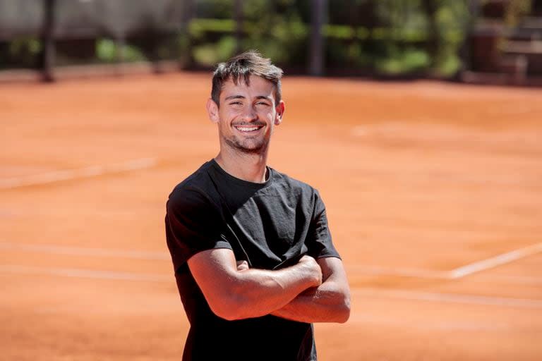 Mariano Navone, durante la entrevista con LA NACION, en el Racket Club; el tenista de Nueve de Julio vive, con frescura y alegría, el mejor momento de su joven carrera