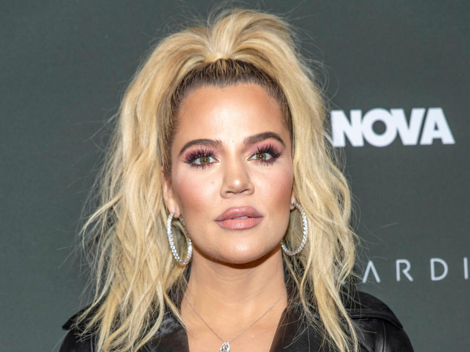 Khloé Kardashian muss sich für ihr Aussehen rechtfertigen (Bild: Eugene Powers / Shutterstock.com)